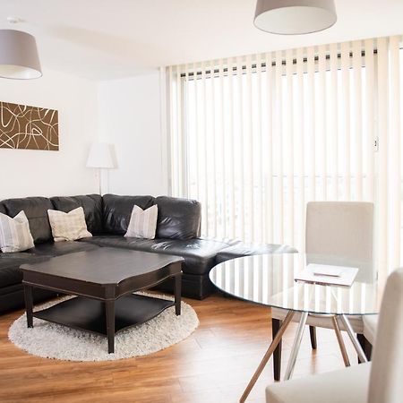 City Stay Apartments - Hub Милтън Кейнс Екстериор снимка