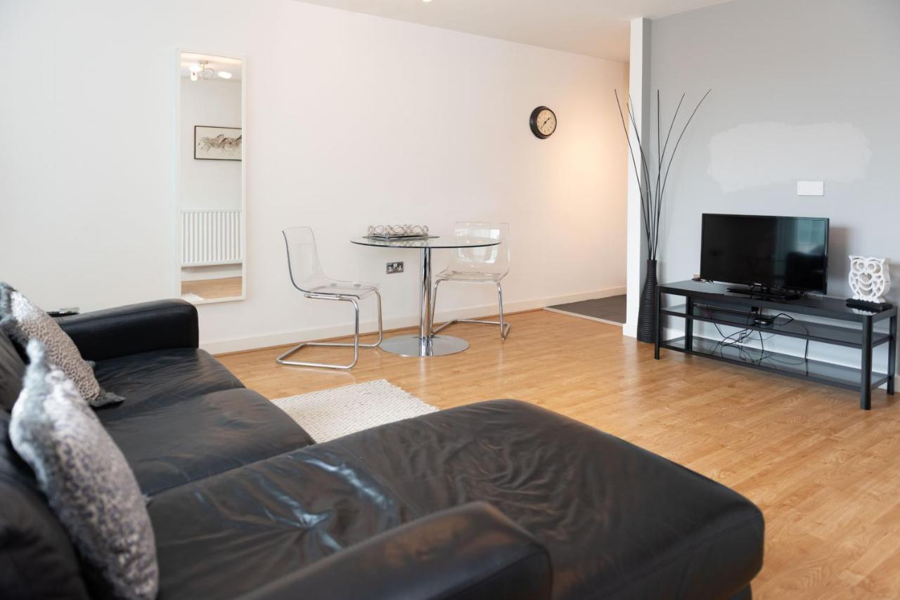 City Stay Apartments - Hub Милтън Кейнс Екстериор снимка