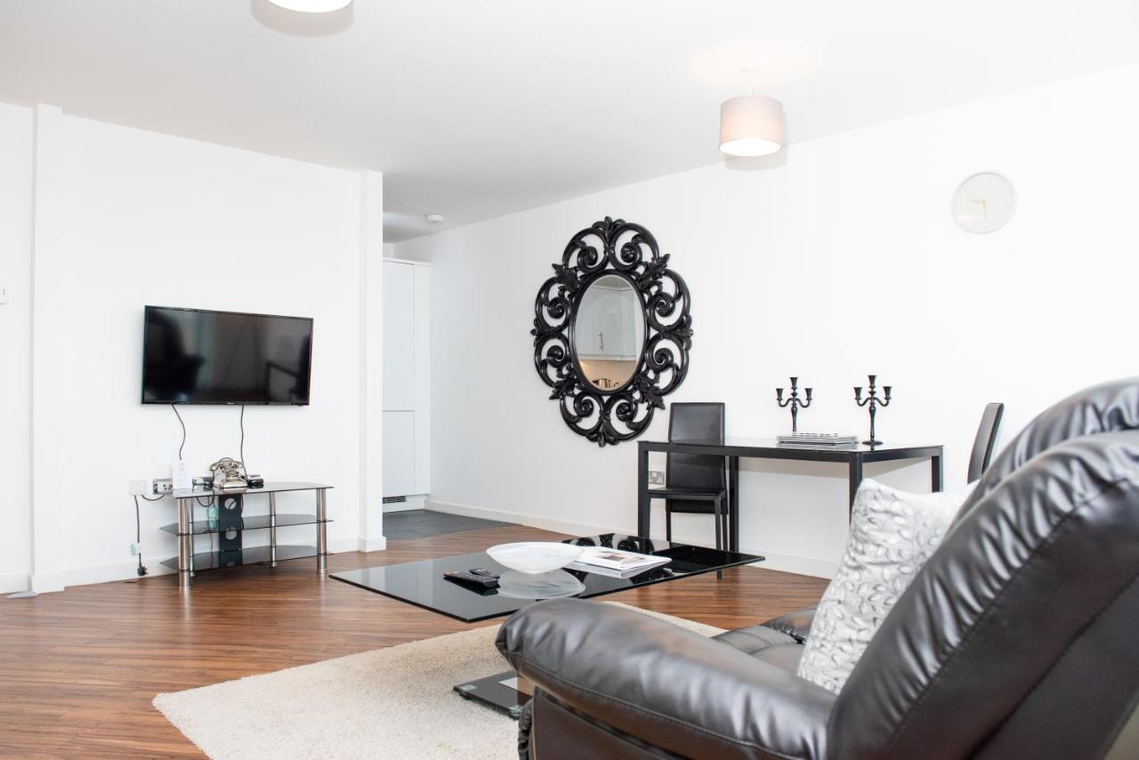 City Stay Apartments - Hub Милтън Кейнс Екстериор снимка