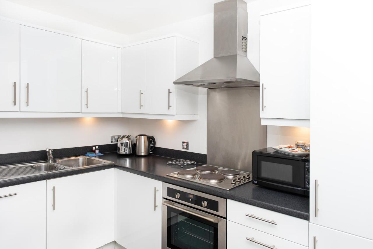 City Stay Apartments - Hub Милтън Кейнс Екстериор снимка