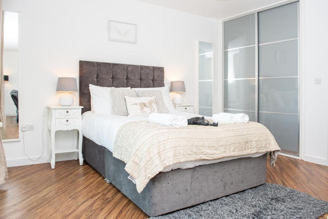 City Stay Apartments - Hub Милтън Кейнс Екстериор снимка