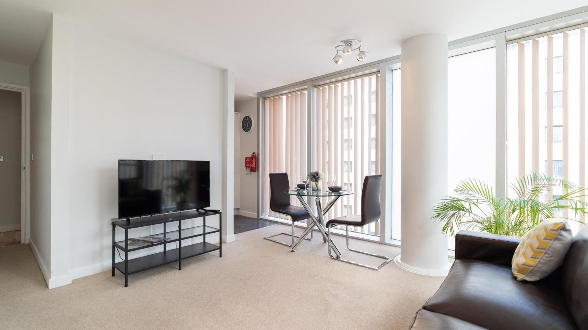 City Stay Apartments - Hub Милтън Кейнс Екстериор снимка