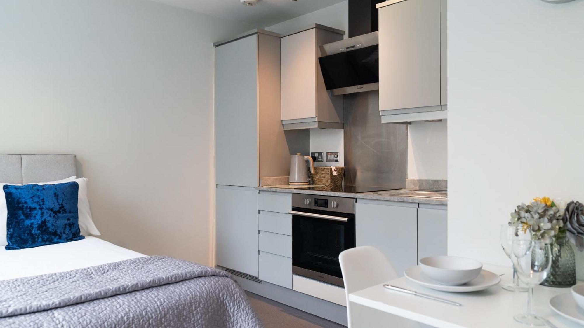 City Stay Apartments - Hub Милтън Кейнс Екстериор снимка