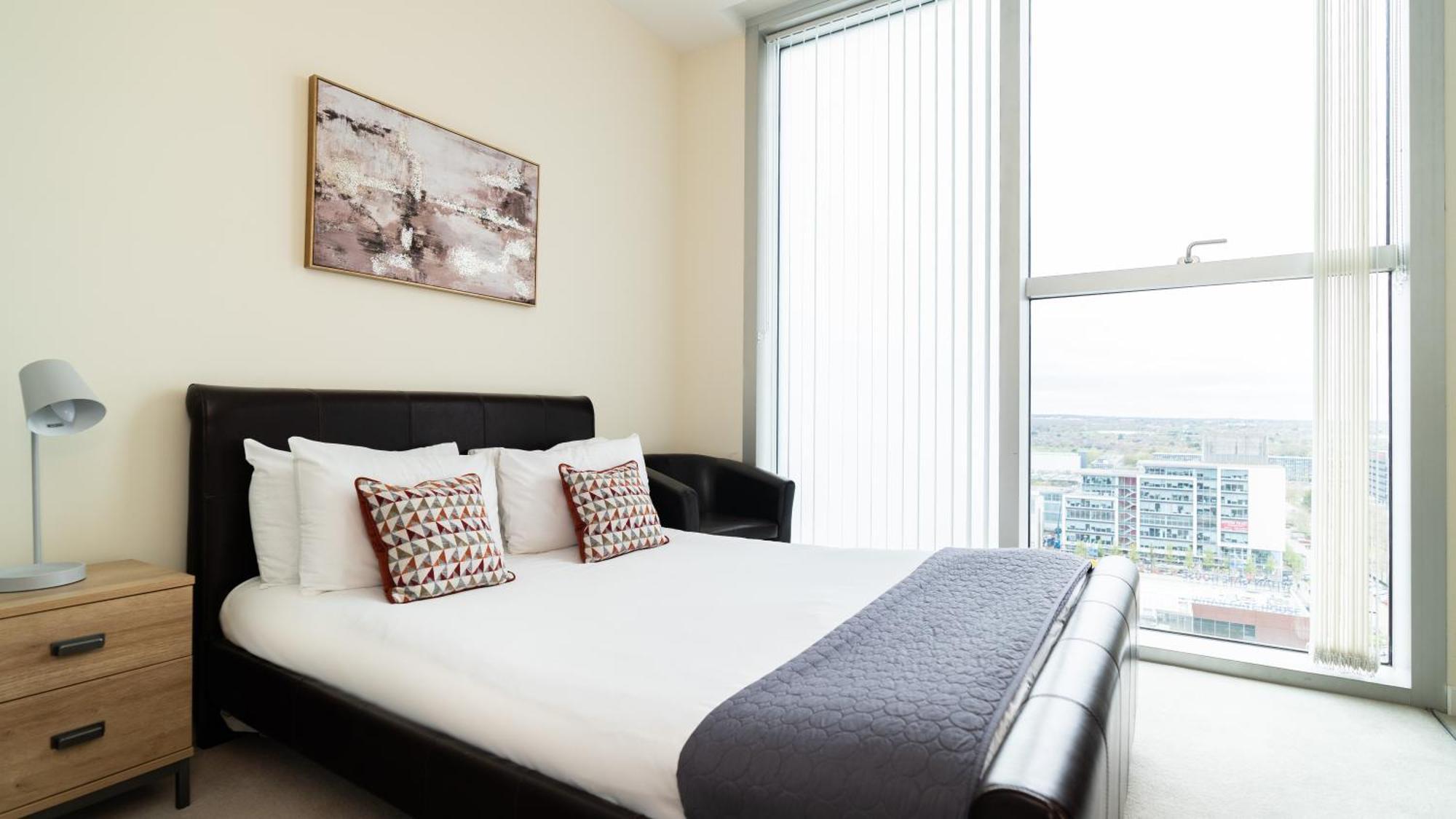 City Stay Apartments - Hub Милтън Кейнс Екстериор снимка