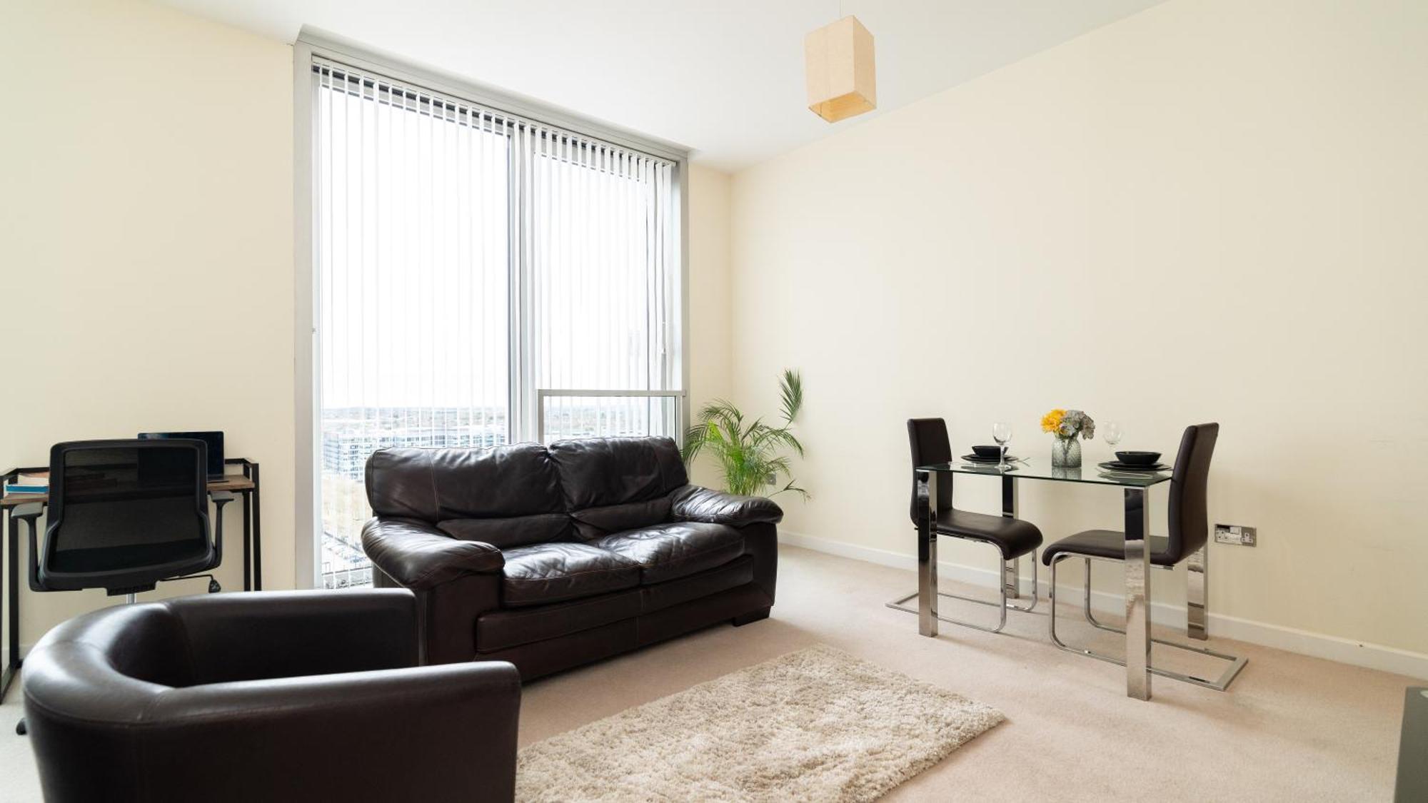 City Stay Apartments - Hub Милтън Кейнс Екстериор снимка