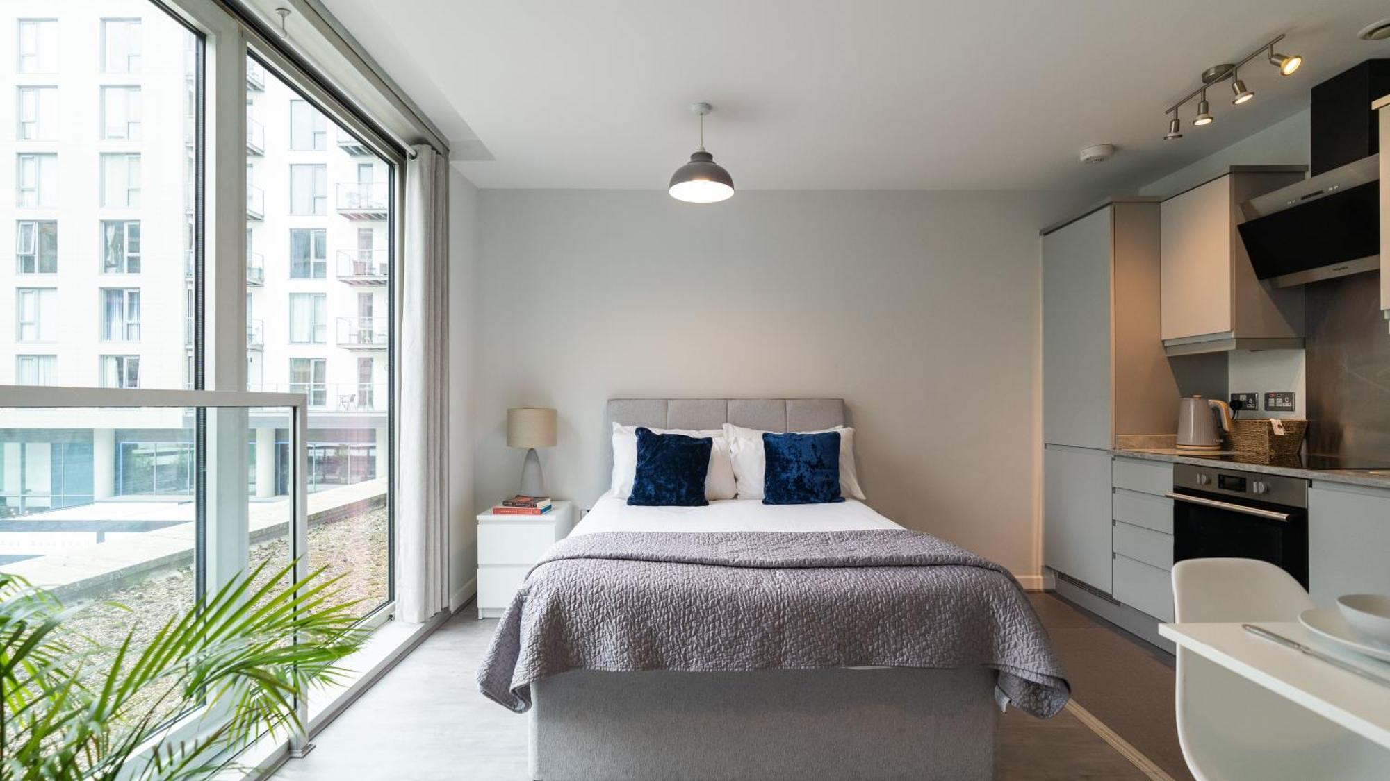 City Stay Apartments - Hub Милтън Кейнс Екстериор снимка